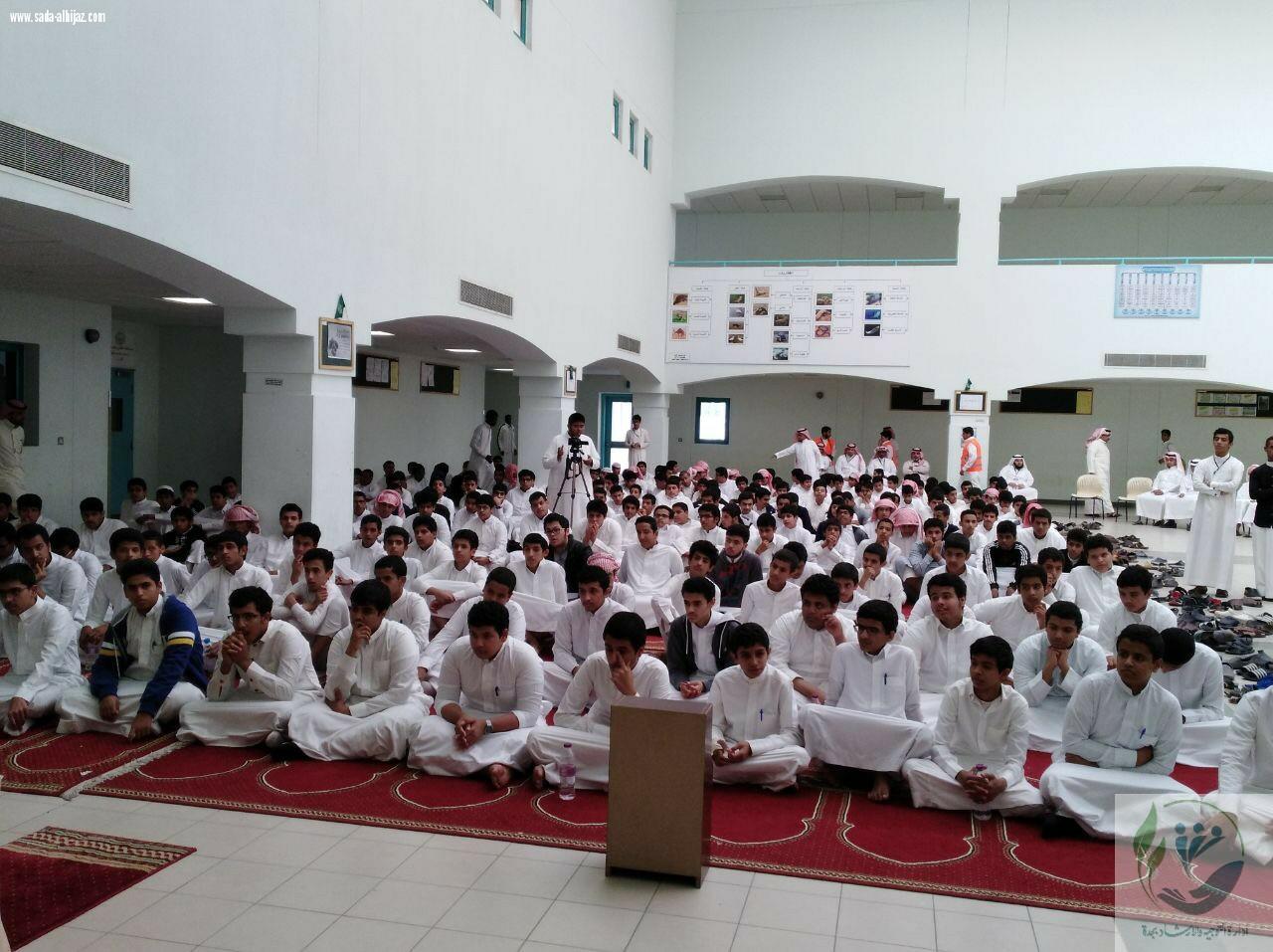 مدير ادارة التوجيه والارشاد بجدة يفتتح معرض التوعية بأضرار التدخين والمخدرات